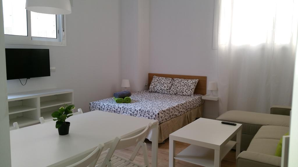 Apartamentos Clavero Málaga Exterior foto