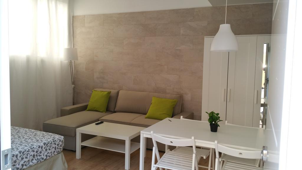 Apartamentos Clavero Málaga Exterior foto