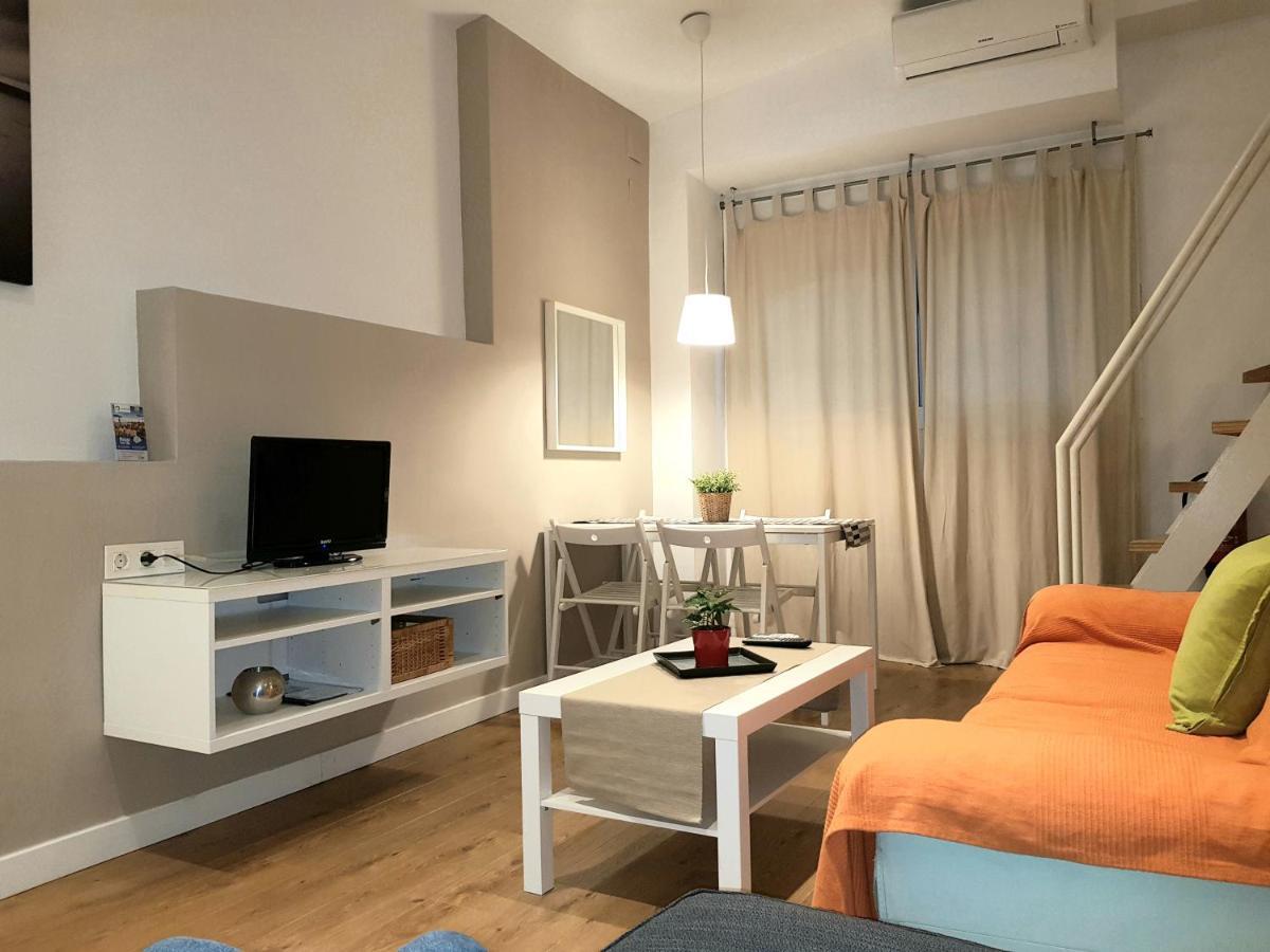Apartamentos Clavero Málaga Exterior foto